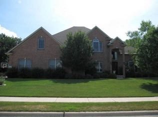 3120 W Summerbend Ct, Peoria, IL