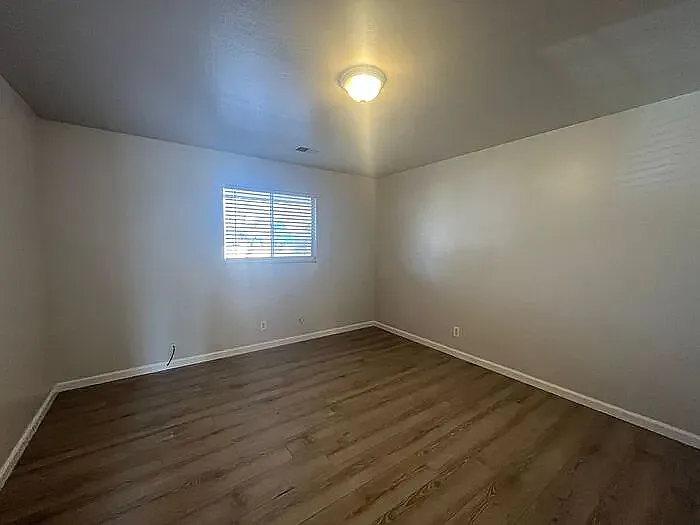 1712 Peterson St — Photo 3