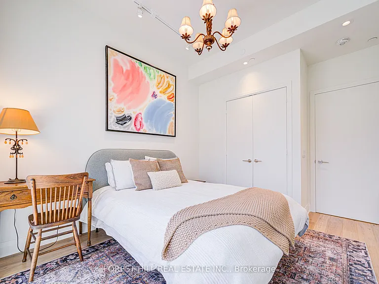 151 Avenue Rd #204 — Photo 16
