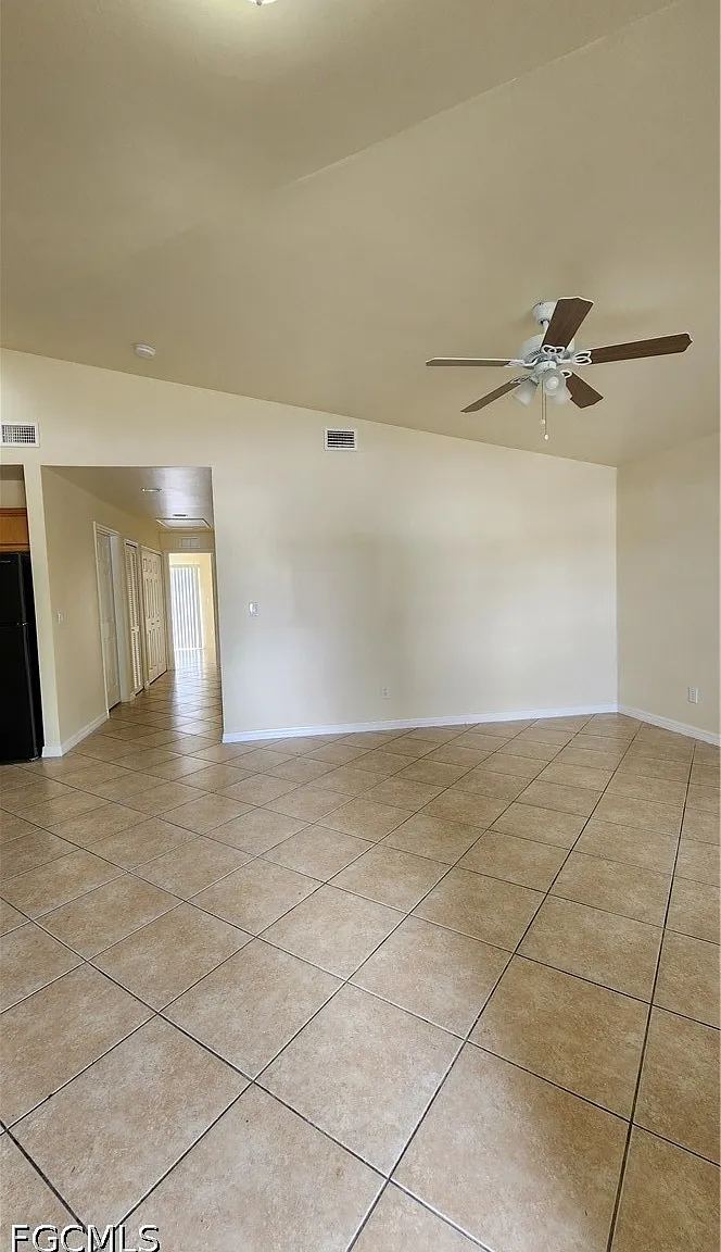 3 bed, 2.0 bath, 1200 sqft, $1,600 — Photo 3