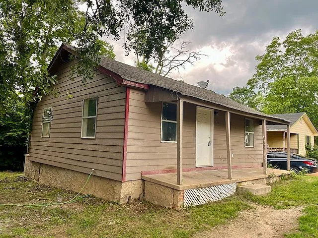 111 Kentucky Ave — Photo 1