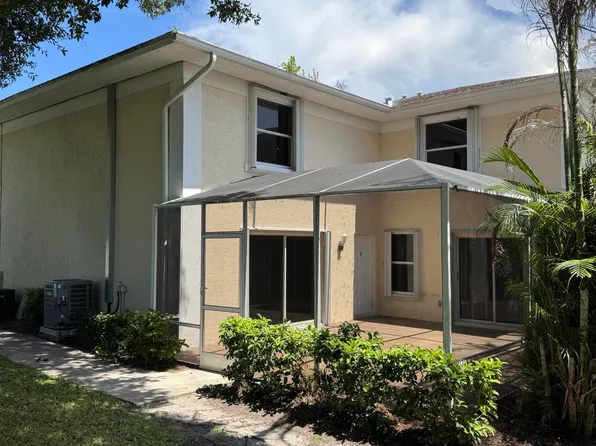 1536 N Lawnwood Circle #3, Fort Pierce, FL 34950