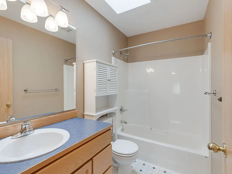 2116 82nd Dr NE — Photo 22