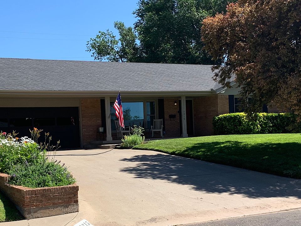 1st image of 1215 Hillcrest Dr