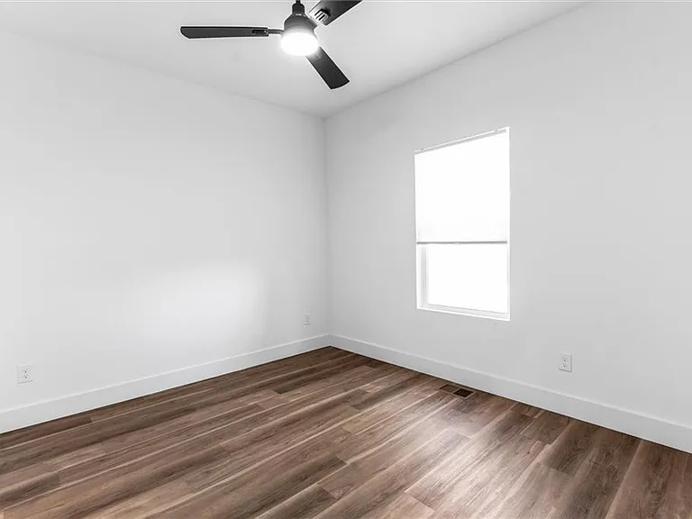 598 Formwalt St SW #A — Photo 24