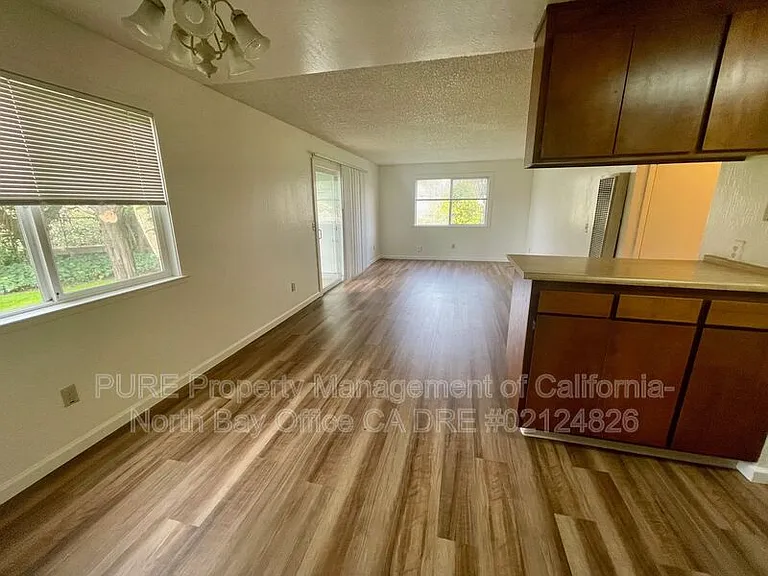 847 Madison St — Photo 6