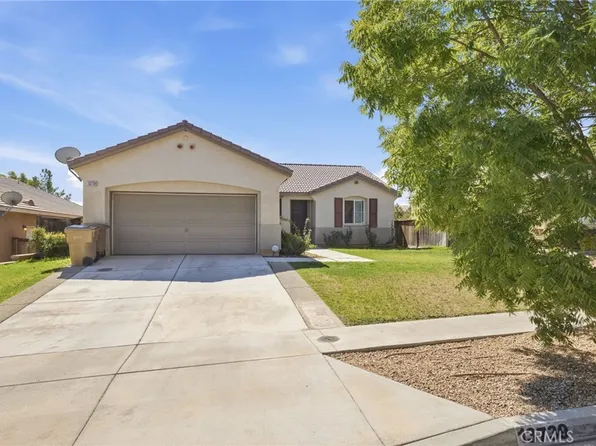 13739 Jackson St, Oak Hills, CA 92344