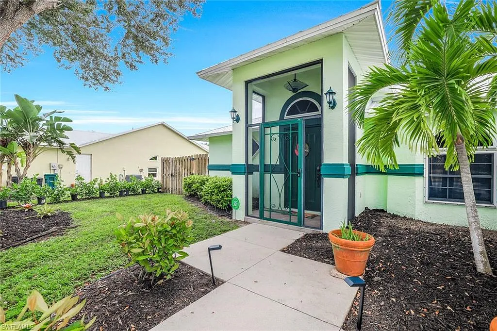 4 bed, 2.0 bath, 1749 sqft, $4,500 — Photo 3