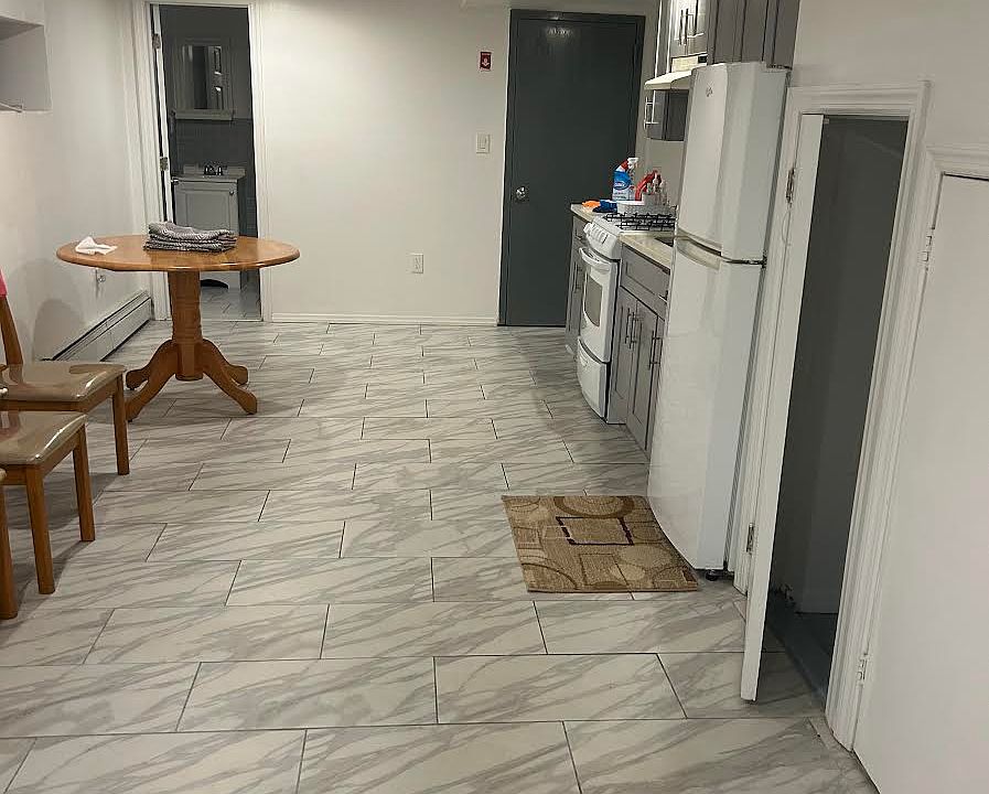 1st image of 130 Avenue 148 St