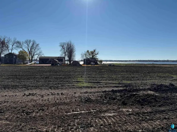 Crescent Ln Lot 9, Madison, SD 57042