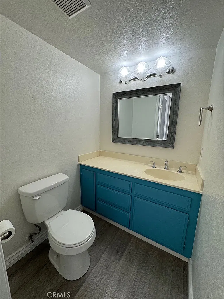 3 bed, 2.5 bath, 1407 sqft, $3,800 — Photo 4