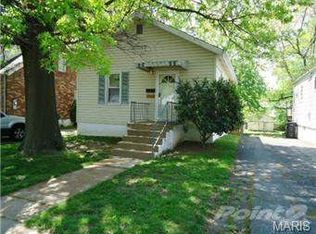 4910 Heege Rd, Saint Louis, MO 63123