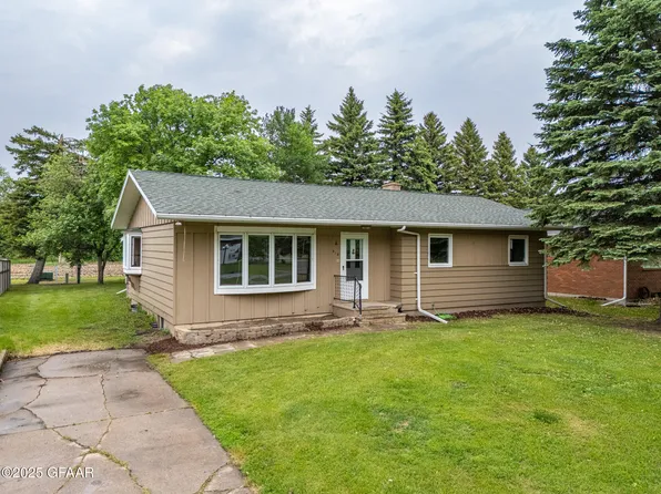 915 Washington Ave, Northwood, ND 58267