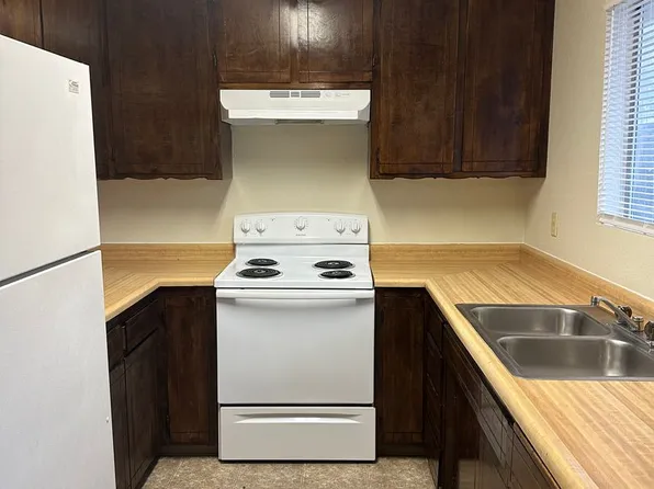 1118 & 1120 Layton Road, 1118 & 1120 Layton Rd #1120/02, Redding, CA 96002