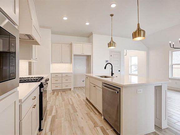 7th image of this home