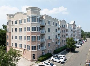 1305 Windsor Park Ct #305, Englewood, NJ 07631