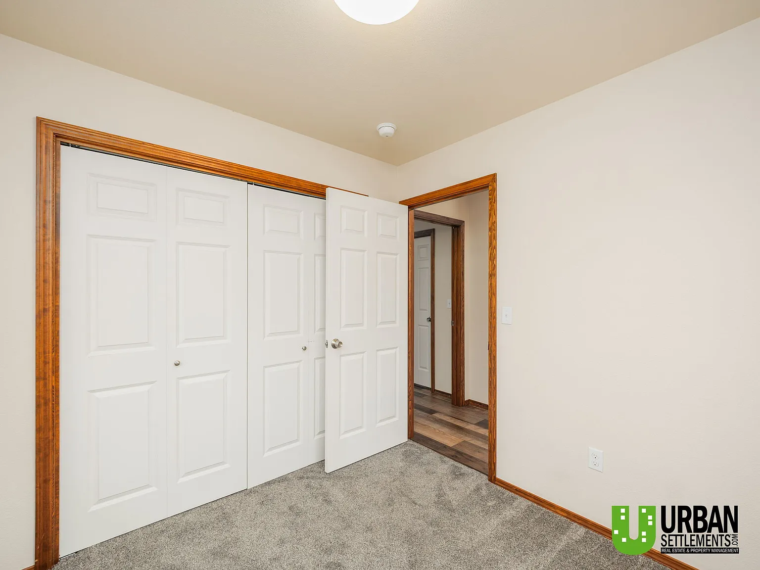 4 bed, 2.5 bath, 1760 sqft, $2,350 — Photo 2