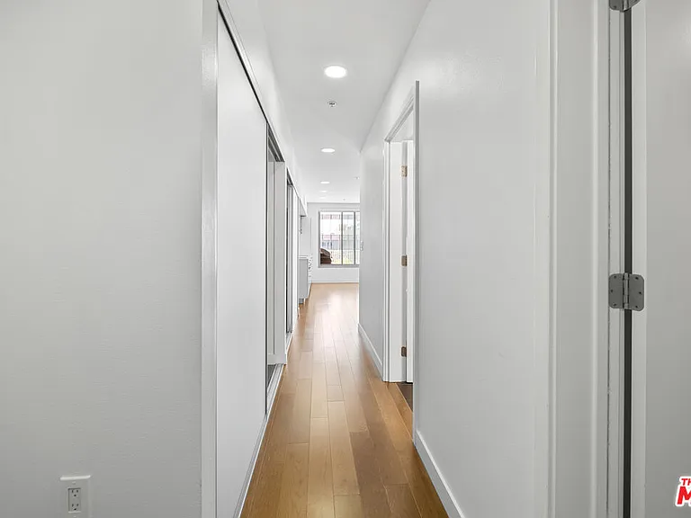 901 S Flower St #703 — Photo 13