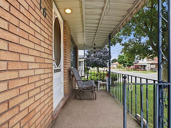 5th image of 16 Mintern Ave