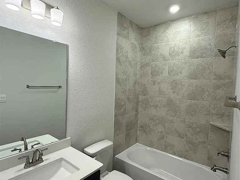11910 Wisteria Meadows Dr — Photo 10