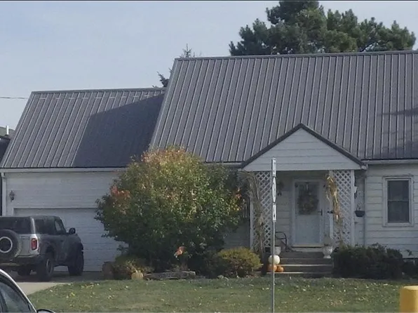 4 9th St SW, Waukon, IA 52172