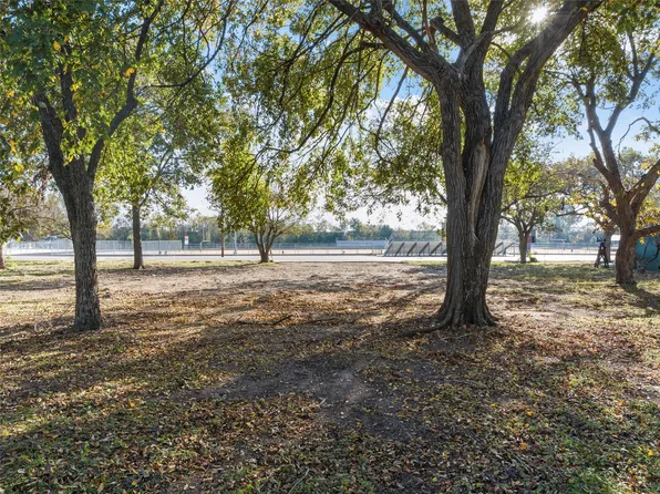 606 S Reagan St, West, TX 76691