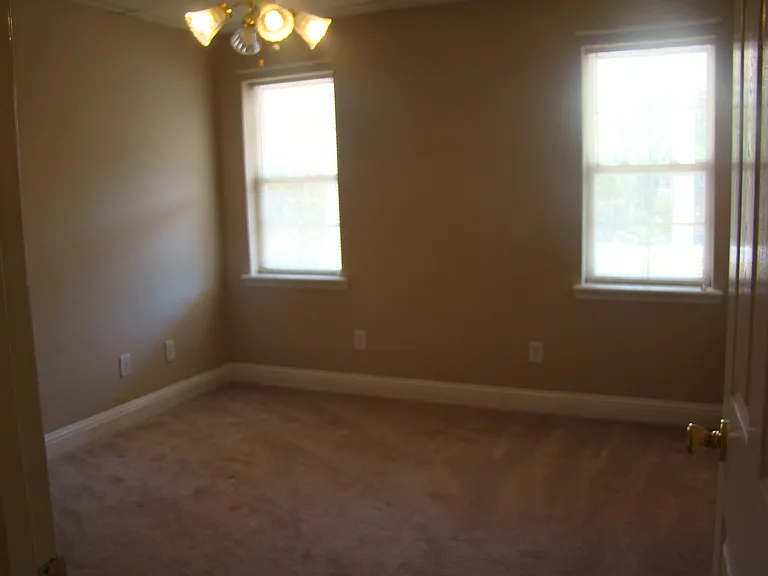 25 Hillside Dr #F — Photo 7