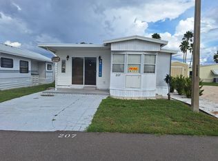 37251 Chancey Rd #207, Zephyrhills, FL 33541