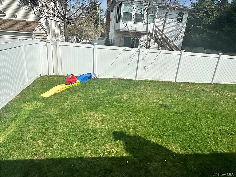 1741 Warren Pl — Photo 19
