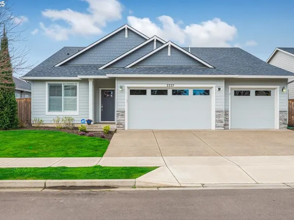 2227 NW Victoria Dr, McMinnville, OR 97128