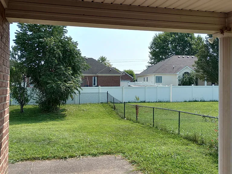 722 Muirfield Cir — Photo 14