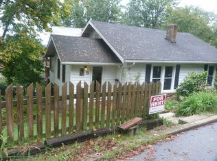 5 Circle Rd, Charleston, WV 25314