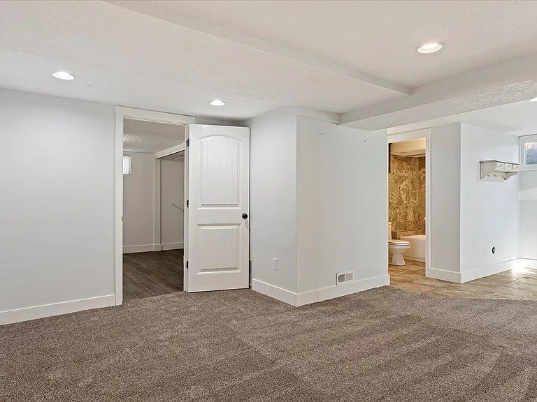 3940 Evelyn Rd — Photo 20
