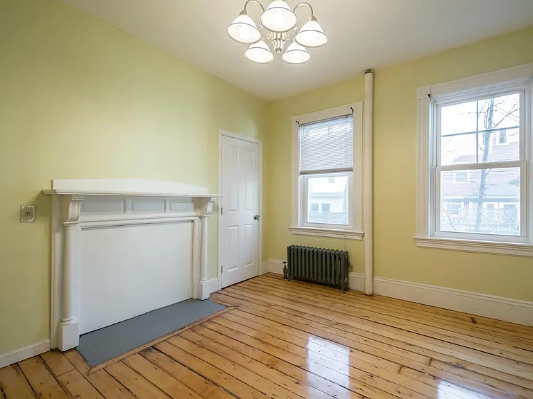 134 S Angell St — Photo 4
