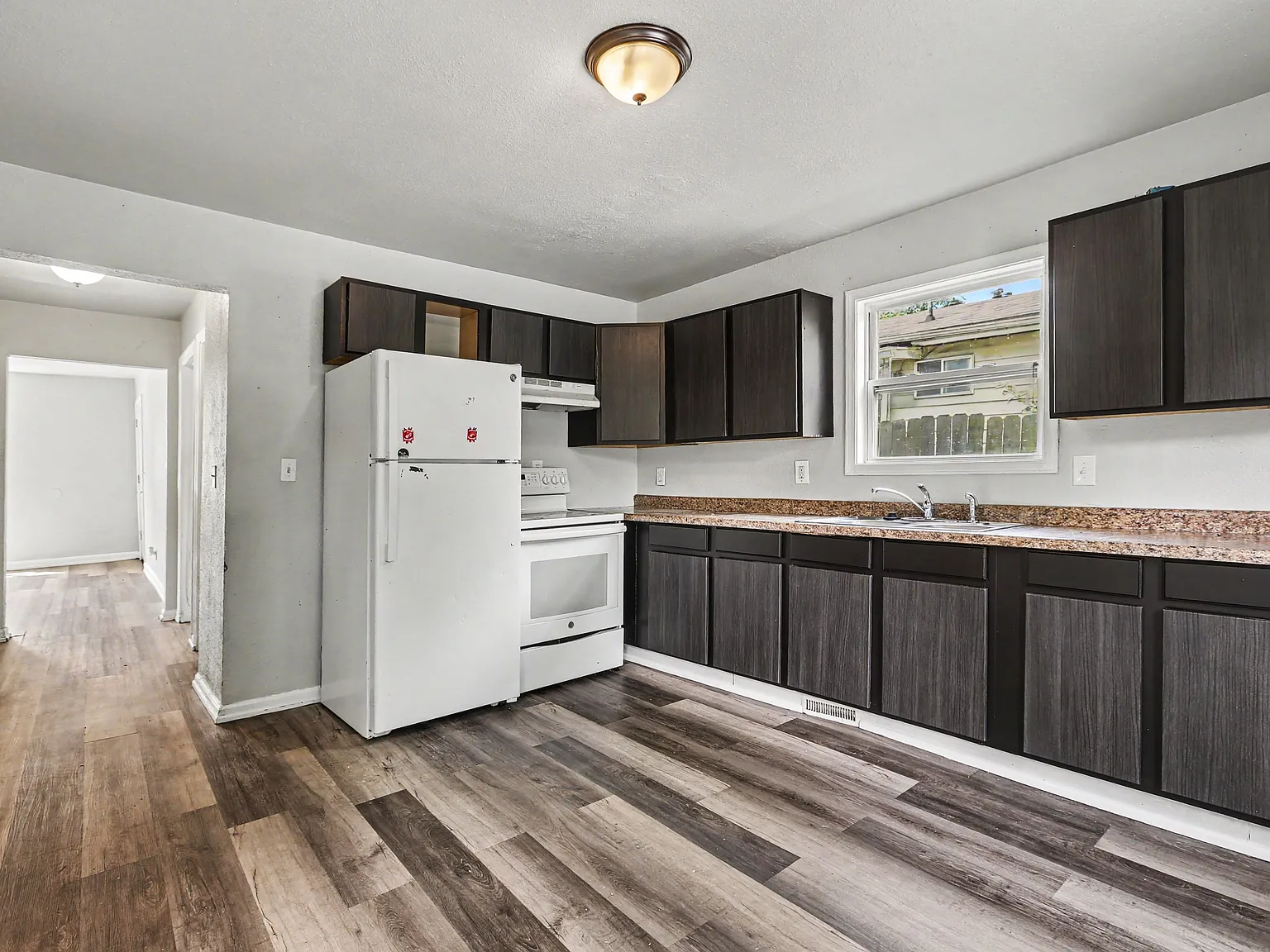 790 Harriet Street - 1 — Photo 4