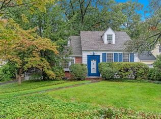 29 Hoyt St, Madison, NJ 07940
