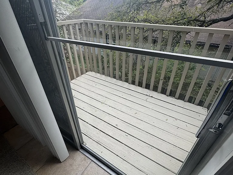 Le Montreaux Apartments — Photo 40