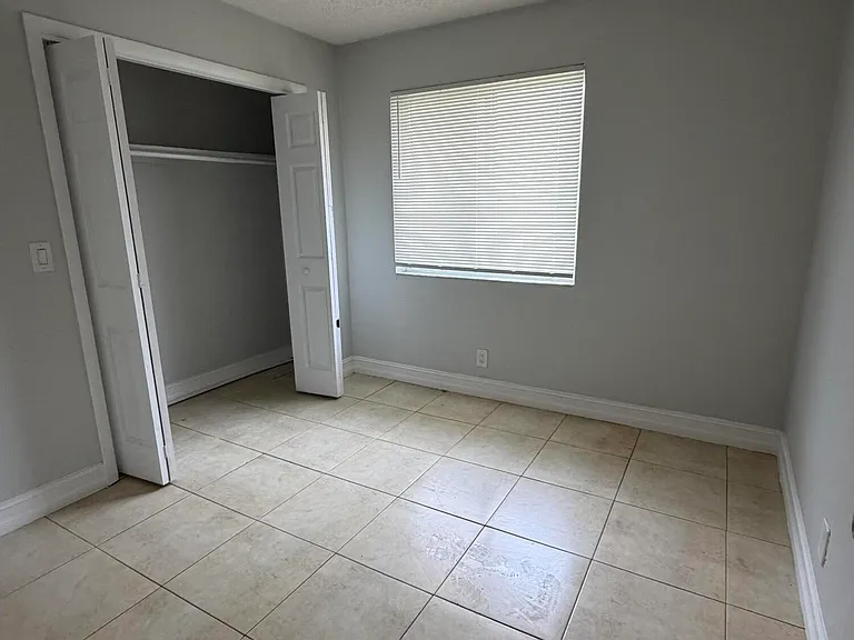 1643 NE 3rd Ave — Photo 8