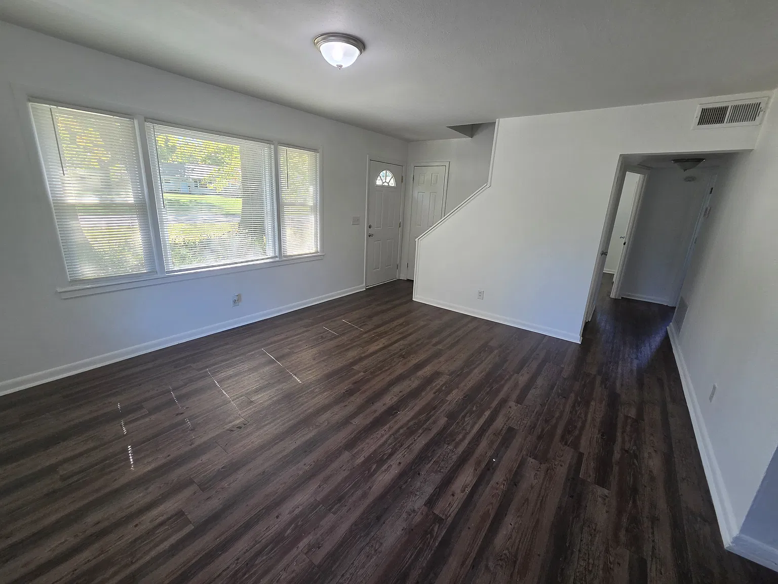 4 bed, 1200 sqft, $1,595 — Photo 3