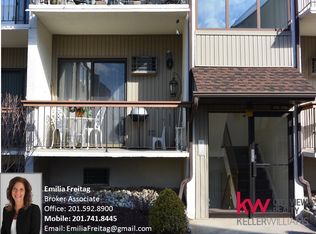 205 W Ridge Mews, Wood Ridge, NJ 07075