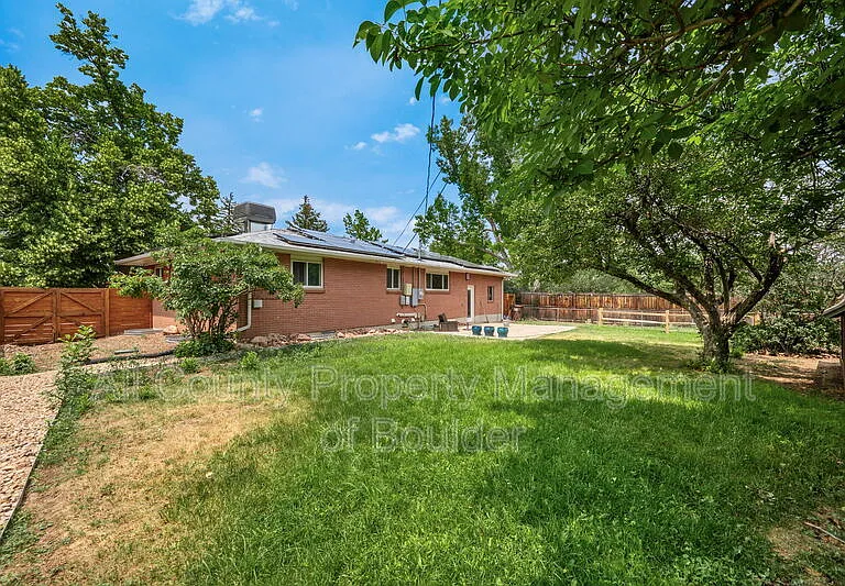 1210 Aikins Way — Photo 16