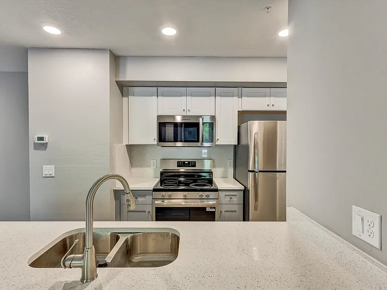 3024 Parkway Boulevardblossom Park — Photo 18