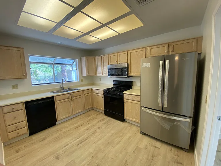 8917 Villa Ridge Dr — Photo 4