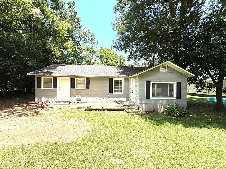 2015 Rigby St — Photo 1