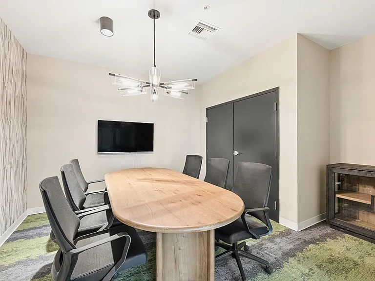 Comfortable Affordable 580 SqFt 1 Bed, 1 Bath - shareWESTSIDE Las Vegas — Photo 7