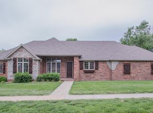 1044 E Maryland Ct, Springfield, MO 65807