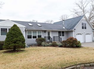 4 Elm St, Centereach, NY 11720