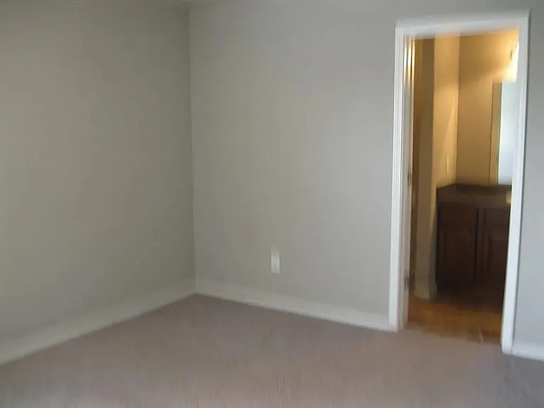 3553 Reynolds Ave — Photo 1