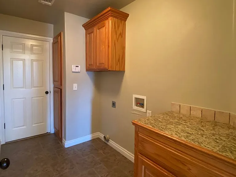 3017 Line Dr — Photo 4