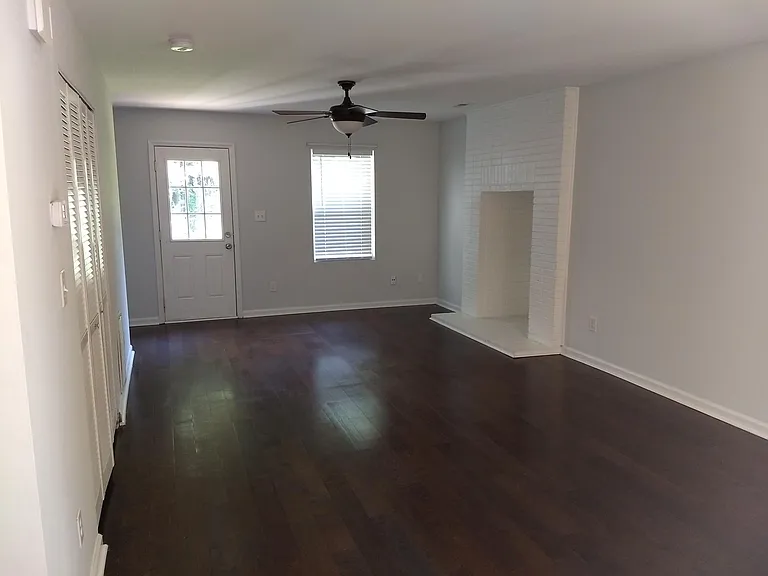 901 Timber Dr #B — Photo 2
